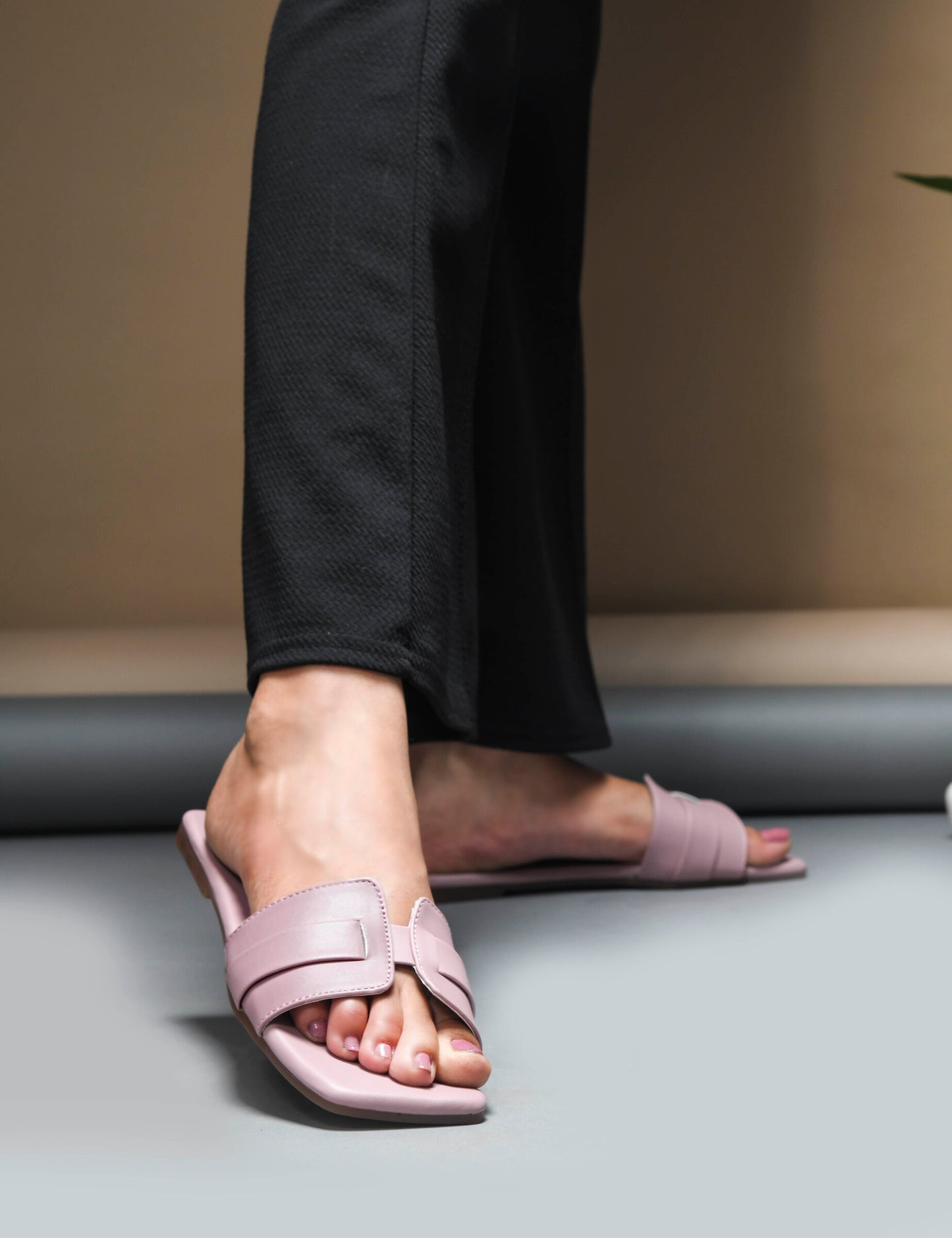 MiraMist Trendy Slip-On Flats for Women & Girls – Stylish Casual Sandals for Daily Wear, Office, Travel & Summer Outfits